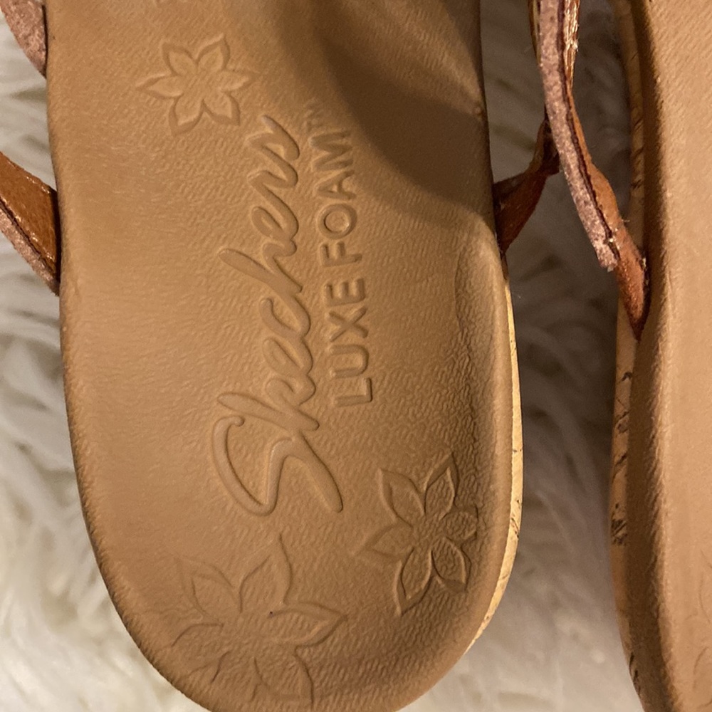Skechers Luxe Foam Sandals excellent condition size 9 brown color - Picture 9 of 12